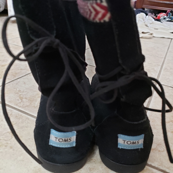 Black fur lined boots - Picture 3 of 3